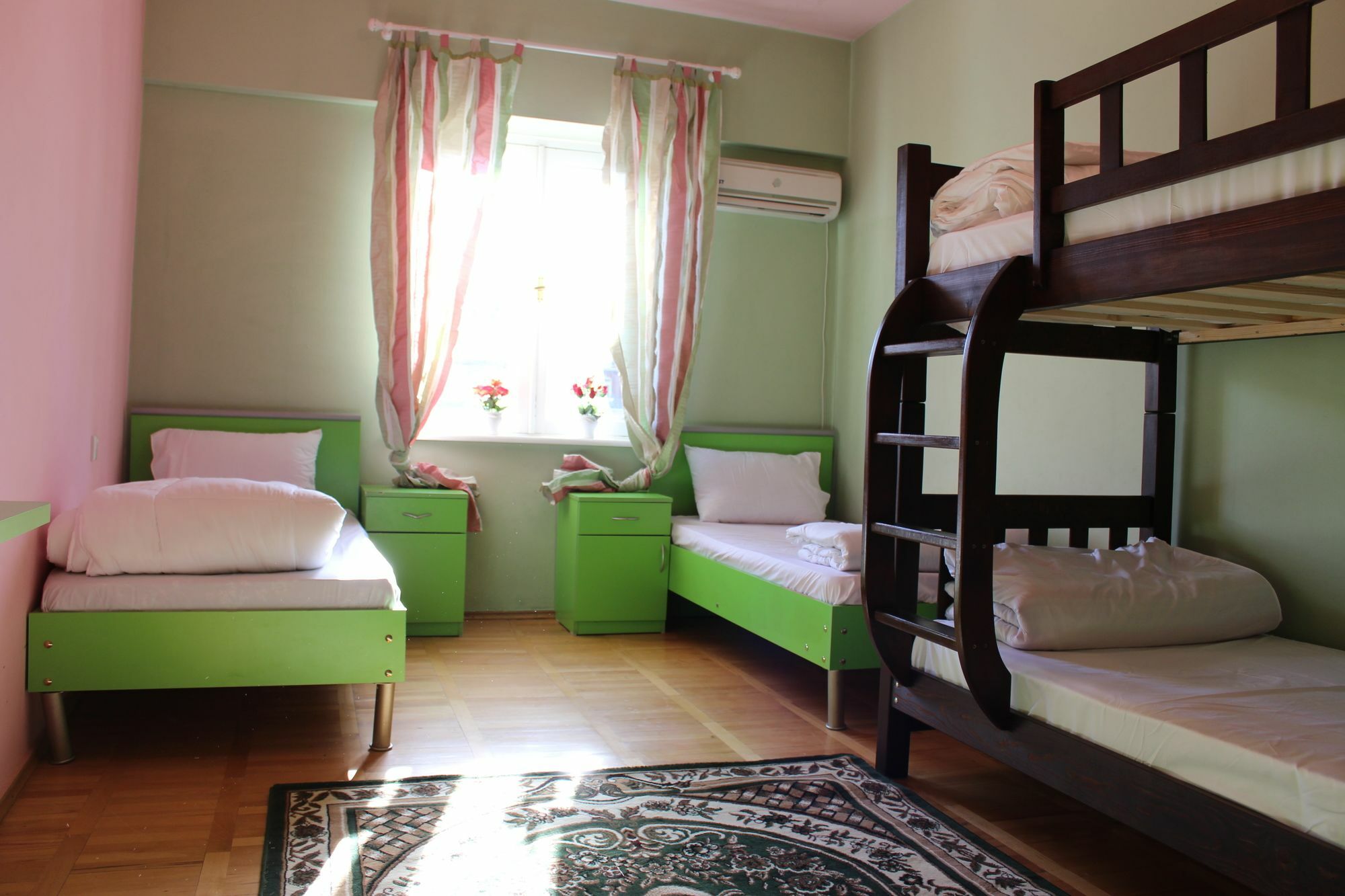 Herrmas Hostel تبليسي المظهر الخارجي الصورة